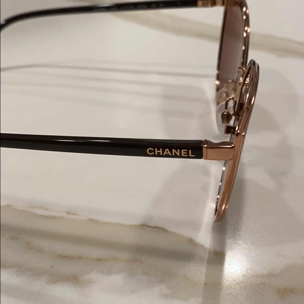 CHANEL Rosegold Sunglasses with Black Case - Picture 3 of 6